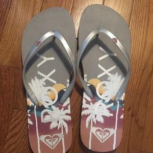 Roxy brand flip flops